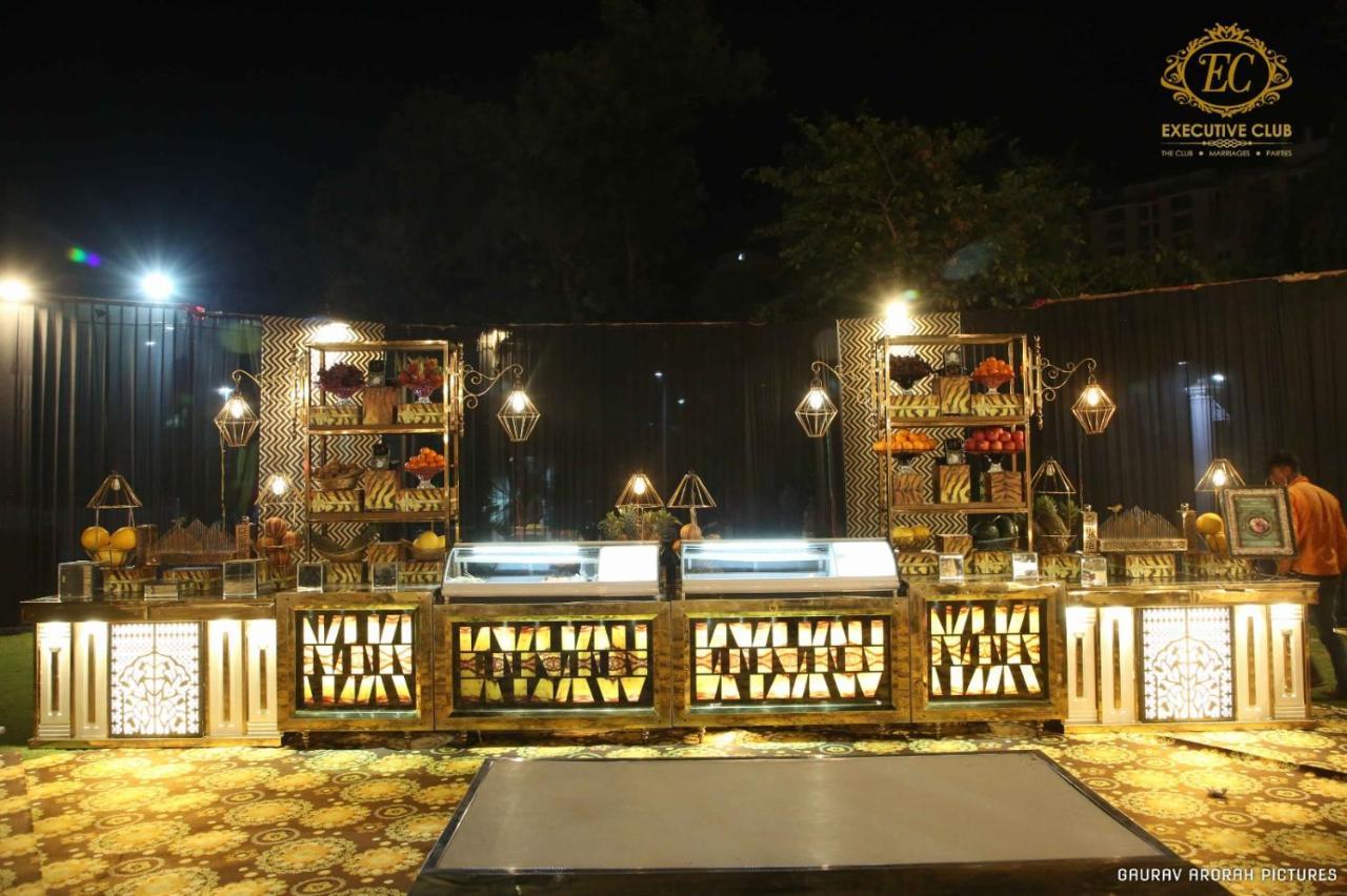 Hotel Executive Club à Bareilly Extérieur photo