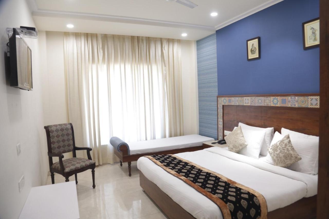 Hotel Executive Club à Bareilly Extérieur photo