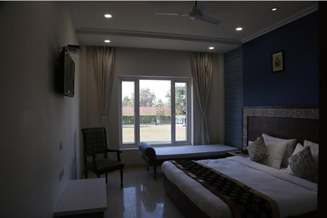 Hotel Executive Club à Bareilly Extérieur photo